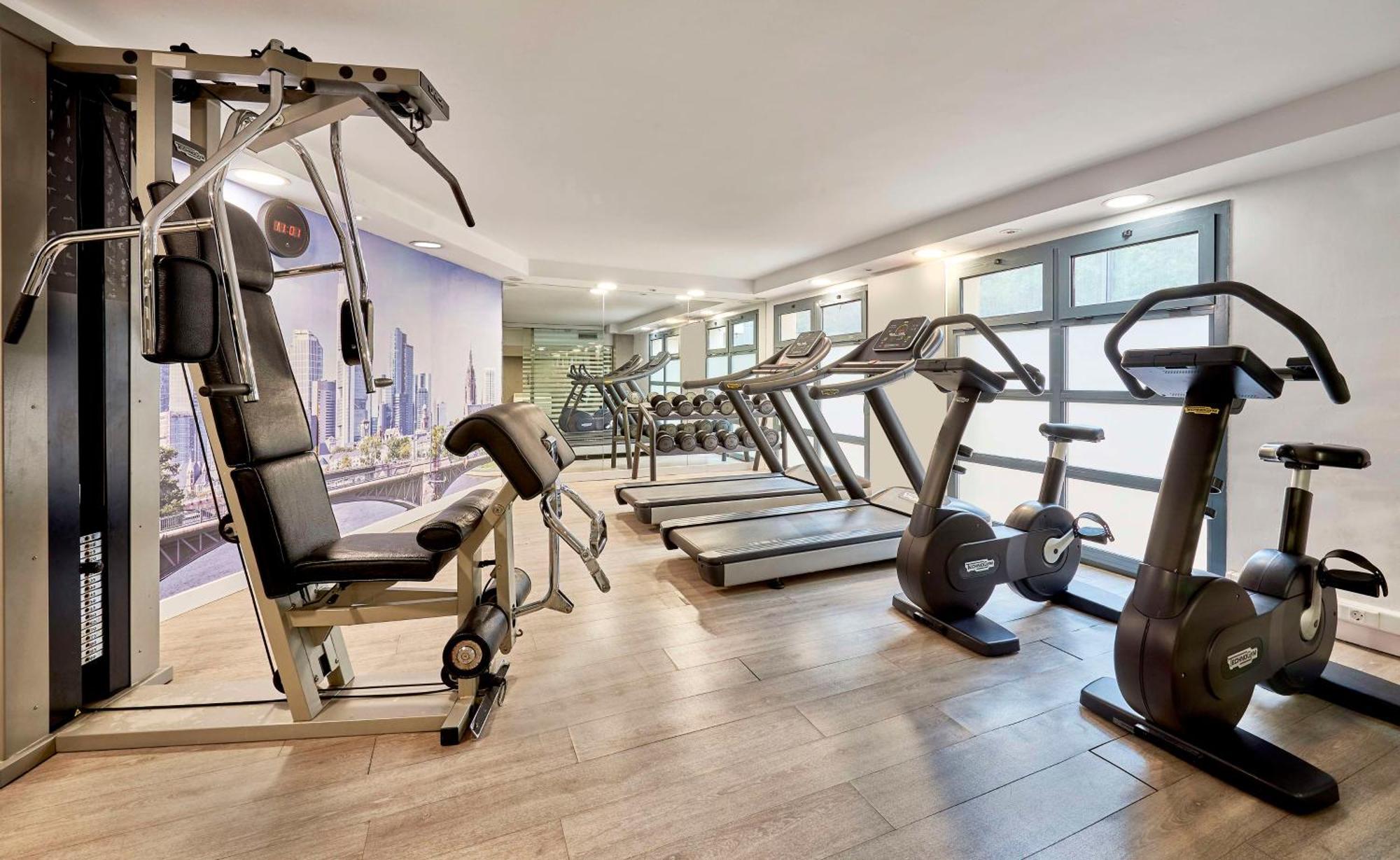 Nh City Buenos Aires Exterior photo The gym at the hotel