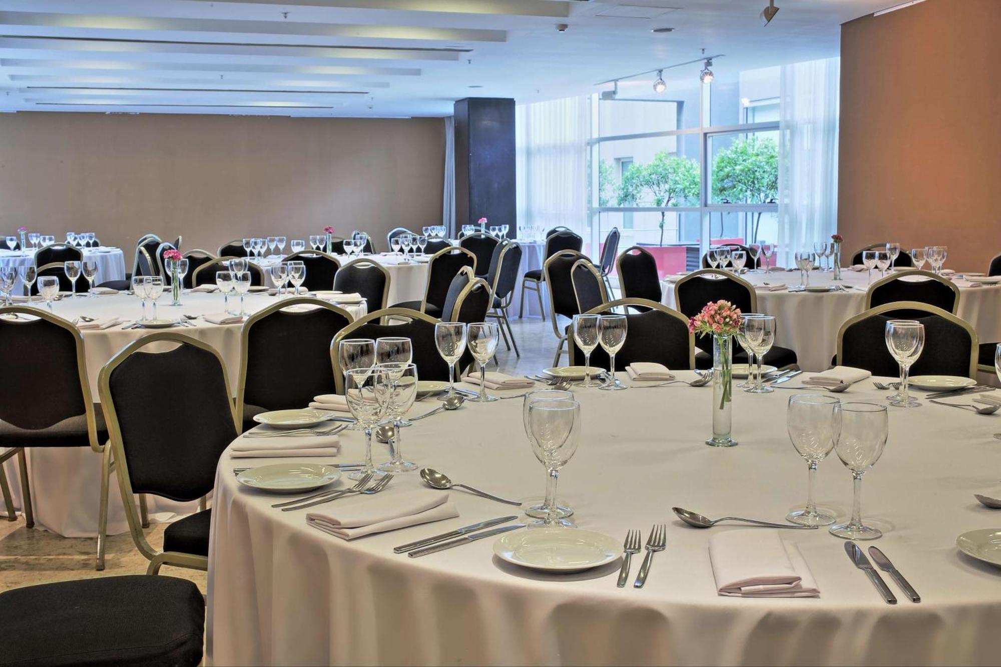 Nh City Buenos Aires Exterior photo Banquet Hall